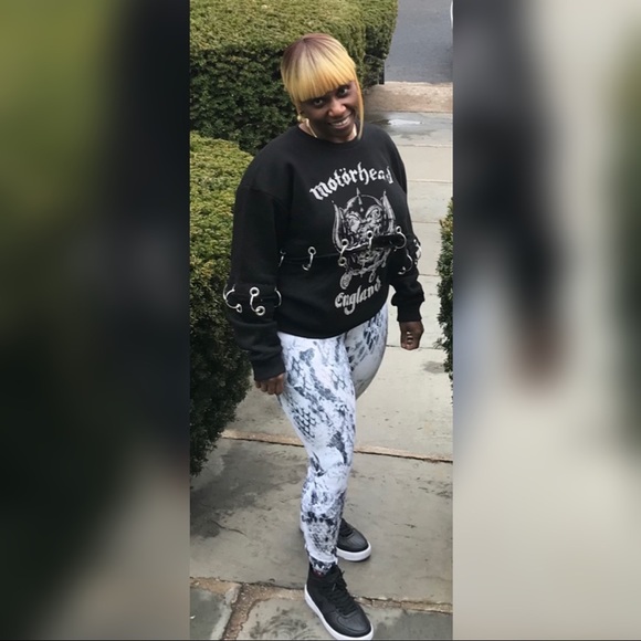 Metal ring sweater - Picture 2 of 2